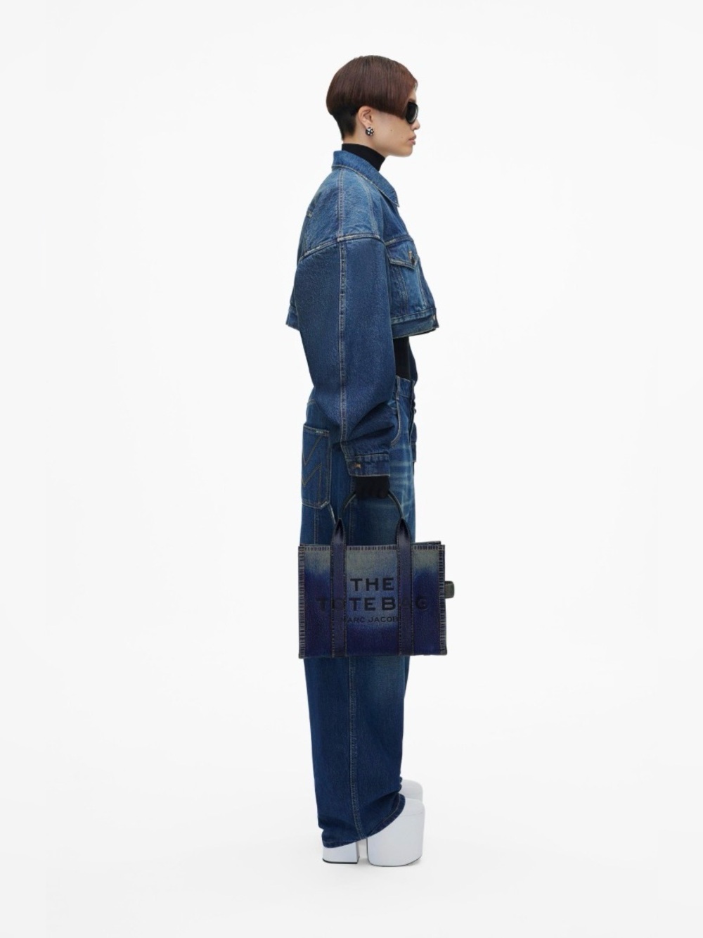 2F3HTT059H01 - Marc Jacobs The Denim-Printed Leather Medium Tote Bag - Picture 15 of 15